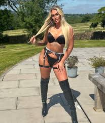 Trucker Baddie - Free nude pics, galleries & more at Babepedia