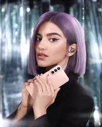 Se jogue no extraordinário com Manu Gavassi e conheça o #GalaxyS21. Câmera  e design de outro mundo. https://bit.ly/3rES7lS