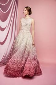 Rosa clarà è un noto marchio di abbigliamento dedicato completamente alle donne, che offre una grande varietà di abiti in base agli stili e alle circostanze per questa collezione da cerimonia 2016, il noto brand ha proposto abiti chic e eleganti per ogni tipo di donna e di occasione. Abiti Da Sposa 2021 Piu Belli 150 Modelli Che Ti Faranno Perdere La Testa
