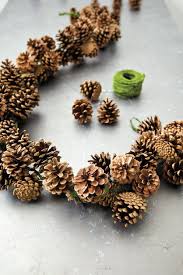 How To Make A Pinecone Garland How To Decorate Diy Christmas Garland Pine Cone Decorations Christmas Decorations To Make