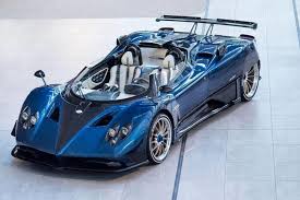 Vous souhaitez passer partout en ville avec votre voiture ? La Decapotable Au Prix Decoiffant La Zonda Hp Barchetta Est L Auto La Plus Chere Au Monde La Presse