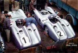 Mechanics Prep The Streamlined Mercedes W196 S Of Fangio And Kling Silverstone 1954 Racing Classic Racing Cars Classic Cars