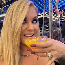 ▪️MOCKTAILS & COCK TALES▪️ . Glorious food, lots of laughter and tiny ducky  photoshoots, yep it was Jayme's Vegas birthday weekend. . Happiest of  birthdays my Pisces ♓️ Queen!