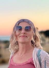 EU teacher seeking job in northern Italy or southern Germany