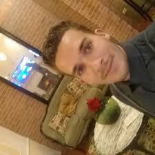 Pagar a Abel en su empresa o servicio.