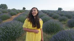 Kuyucak köyü etrafında lavanta bahçeleri fotoğraf meraklıları için çok güzel mekanlar sunuyor. Lavanta Tarlalari Isparta Kuyucak Koyu Bujuyollarda