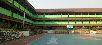 Ia bertugas untuk memimpin sekolah agar menjadi maju. Smp Negeri 287 Jakarta