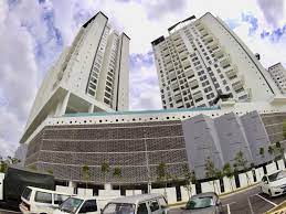 The andes condo villa 1590sf with private lift lanai type facing kinrara mas 3+1 bedrooms 3 bathrooms bare unit air con at living hall and every bedroom 2 side by side parkings. The Andes Condo Villa Bukit Jalil Realman