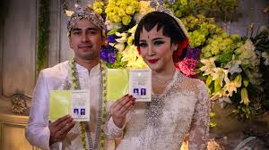 Bila tidak berhasil, coba untuk mengilangkan tanda kutip, misal: Ultah Pernikahan Raffi Ahmad Dapat Kejutan Dari Fans Cewek Showbiz Liputan6 Com
