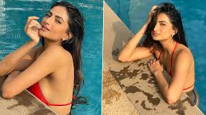 Shweta Tiwari की बेटी Palak Tiwari ने बिकिनी पहनकर अपने सेक्सी स्टाइल से  लगाई आग, अकेले में देखें ये Hot Photos | LatestLY हिन्दी