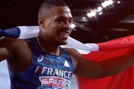 Sasha zhoya a battu le record du monde du 110 m haies des moins de 20 ans avec un chrono de 12 sec 93/100e (vent: 110m Haies Le Record Du Monde De Wilhem Belocian Battu