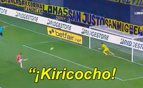 Kiricocho no pudo acercarse a los jugadores rivales. Fue Jara Alguien Grito Kiricocho En El Penal Errado Por Lindoso