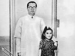 Les habitants de kankan reprochent au président alpha condé de les oublier alors que c'est son fief électoral. La Plus Jeune Mere Au Monde N Est Agee Que De 5 Ans Decouvrez Cette Histoire Tragique