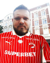 Să le urăm bun-venit noilor membri! Petre Militaru, Nelu Săvuț, Vlad  Lixandru, Dan Uzunof, Cristian Ionut, Vasile Constantinescu, Mihai  Ajitariti, Cosmin V Molnar, Nicolae Pascu, Adih Idriss, Adrian George,  George Nedelea, Toma