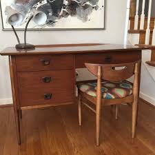 Choose traditional, modern designs or impressive executive desks. Mid Century Modern Walnut Desk From The Artisan Collection By Bassett Epoch