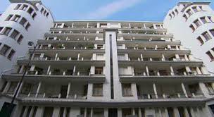 L Immeuble Et La Piscine Des Amiraux Type Art Nouveau Deco Lutetia Une Aventuriere A Paris