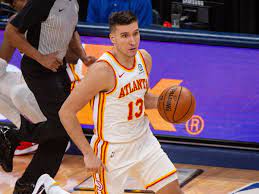 Following an mri, bogdan bogdanovic has been diagnosed with an avulsion fracture in his right knee with associated soft tissue inflammation and a bone bruise. Bogdan Bogdanovic Injury Hawks Guard Out With Fractured Right Knee Sports Illustrated