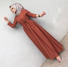 Hiç şüphesiz siyah bir ayakkabı ile daha şık görünebilirsiniz. Bilgisayar Oyunlari Oynamak Bu Arada Hint Tarcin Rengi Elbiseye Uygun Sal Getwebinspiration Com