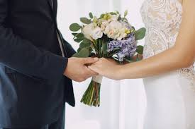 Keep in mind though, the photobooth will be closed while he's eating so depending on the set up it might be best to have him eat in the same room as the photobooth. A Complete Guide To Wedding Photo Booths