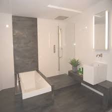 Fliesen Furs Badezimmer Gunstig Bathroom Layout Modern Bathroom Tile Bathroom
