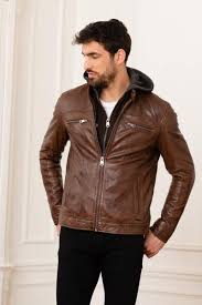 Cuirs guignard vous propose également un large choix de vêtements et accessoires cuir. Blouson Cuir Homme Specialiste Blousons En Cuir Cuircity