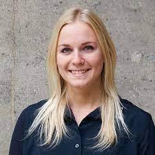 Alice Binder's Instagram, Twitter & Facebook