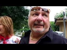 Que faisait ce camion justement à cet endroit et à ce moment ? Coluche C Etait Un Accident Youtube