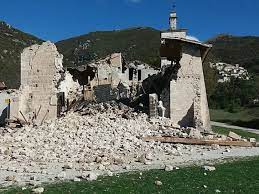 Terremoto centro italia, le immagini di castelluccio di norcia devastata dopo il sisma. Terremoto Forte Scossa A Norcia