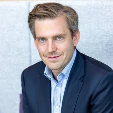 Alex Lind's Instagram, Twitter & Facebook