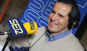 Carlos Arcaya y 'La acera de enfrente', galardonados con el Premio Angie  Simonis