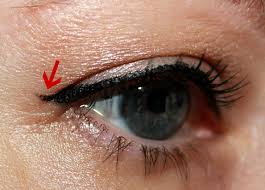 The wings lasted fairly well, the corner of my eyelid seemed to take the most loss, but i was also rubbing my eyes a lot while i was in the surf. Winged Liner The Bane Of My Existence Vampy Varnish