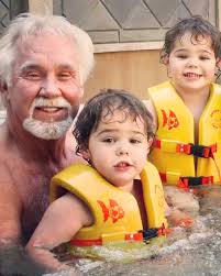 The late Kenny Rogers had five children, including twin boys born in 2004.  Their names are Justin and Jordan. 💛 See a full list of other country  stars who are also parents