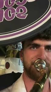 Boda Musical: Tuba, Trompeta, Trombón y Más!