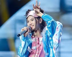 All three duo coaches and the main host did not return, leaving the panel to be entirely renewed this season. Giá»ng Hat Viá»‡t Nhi Táº­p 13 The Voice Kids Táº­p 13 Cháº¥n Quá»'c Cháº£y Mau Cam Vtv3 Ttvh Online