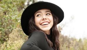 West Linn-Wilsonville School District uses the comprehensive distance  learning format