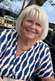 Flashback Friday! Jackie Cain WTAE was pulling some archive video and  stumbled upon this. Bob Mayo WTAE and me, yes that's me, in 2000. Trust me  that hair was the current news