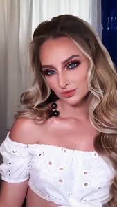 Nhan sắc Claire Parker hiện tại