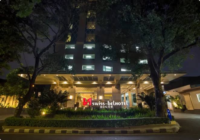 PT Hotel Properti Internasional - PT INTIKERAMIK ALAMASRI INDUSTRI Tbk