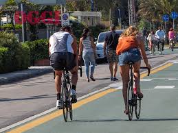 Il re leone del ciclismo, 50 anni e in piena forma, infatti è felicemente fidanzato con francesca marcon,35 anni.francesca, come svela novella2000, è la schiacciatrice del volley. Mario Cipollini E La Fidanzata Francesca Marcon L Amore Trionfa La Passione Li Travolge E La Grande Differenza D Eta Non Conta Foto Esclusive Gossip