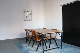 Le groupe a sorti 2 ep, comprenant. Ignore Gravity Room To Ignore Gravity