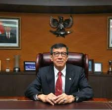 Video pengukuhan guru besar stik/ptik prof. Yasonna H Laoly Photos Facebook