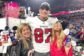 Camille Kostek Celebrates Super Bowl 2021 Win With Rob Gronkowski People Com
