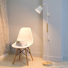 Lym Tageslicht Stehleuchte Stehlampe Holz Wohnzimmer
