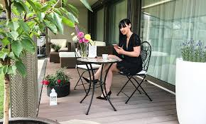 Der garten geht direkt ums haus herum, dass grundstück ist gepachtet und das haus ist meins, dort kann ich auf dem dach also. Blitzschnelles Internet Im Garten Mit Dem Fritz Repeater 3000 Fashionpaper Das Magazin Fur Fashion Beauty Und Lifestyle