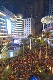 Though there are full of offices here, there are also malls and lots of restaurants as well as bars. Eastwood Mall On Twitter Starting The Year With A Bang Thank You To All Who Counted Down To The New Year With Us Eastwoodnye2020 Eastwoodcityofmusic Megaworldlifestylemalls Https T Co Elerznxtsu