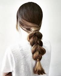 Girl In The Park Zopf Lange Haare Coole Zopffrisuren Naturlocken Frisuren