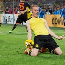 Even if lee is able to get onto his left, pieper has support. Karrieresprung In Liga Zwei Amos Pieper Wechselt Vom Bvb Ii Nach Bielefeld Bvb
