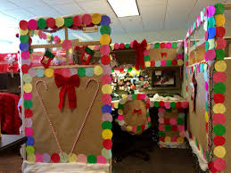 Funny christmas cubicle decorating ideas hangzhouschool info. Christmas Contest At Work Gingerbread Decorated Cubicle To Christmas Cubicle Decorations Diy Christmas Decorations Dollar Store Office Christmas Decorations
