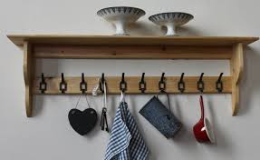 Perchero De Pared Con Hierro Fundido Ganchos Y Estante De Profundidad Encerado De Estilo Antiguo Amazon Perchero De Pared Estantes Shabby Chic Estilo Antiguo