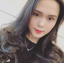 Trương quỳnh anh sống một mình và dành toàn bộ thời gian chăm sóc con trai và công việc. Quá»³nh Anh La Ai Tiá»ƒu Sá»­ Ä'á»i TÆ° Va Sá»± Nghiá»‡p Cá»§a Vá»£ Duy Máº¡nh
